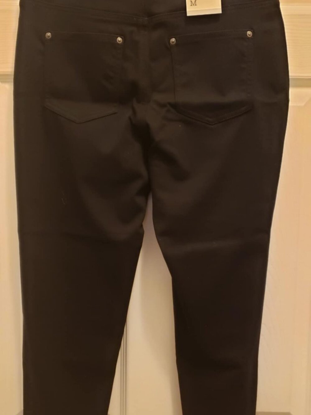 NWT!- Capri Leggings Black Stretch- Medium by Style & Co Macy's